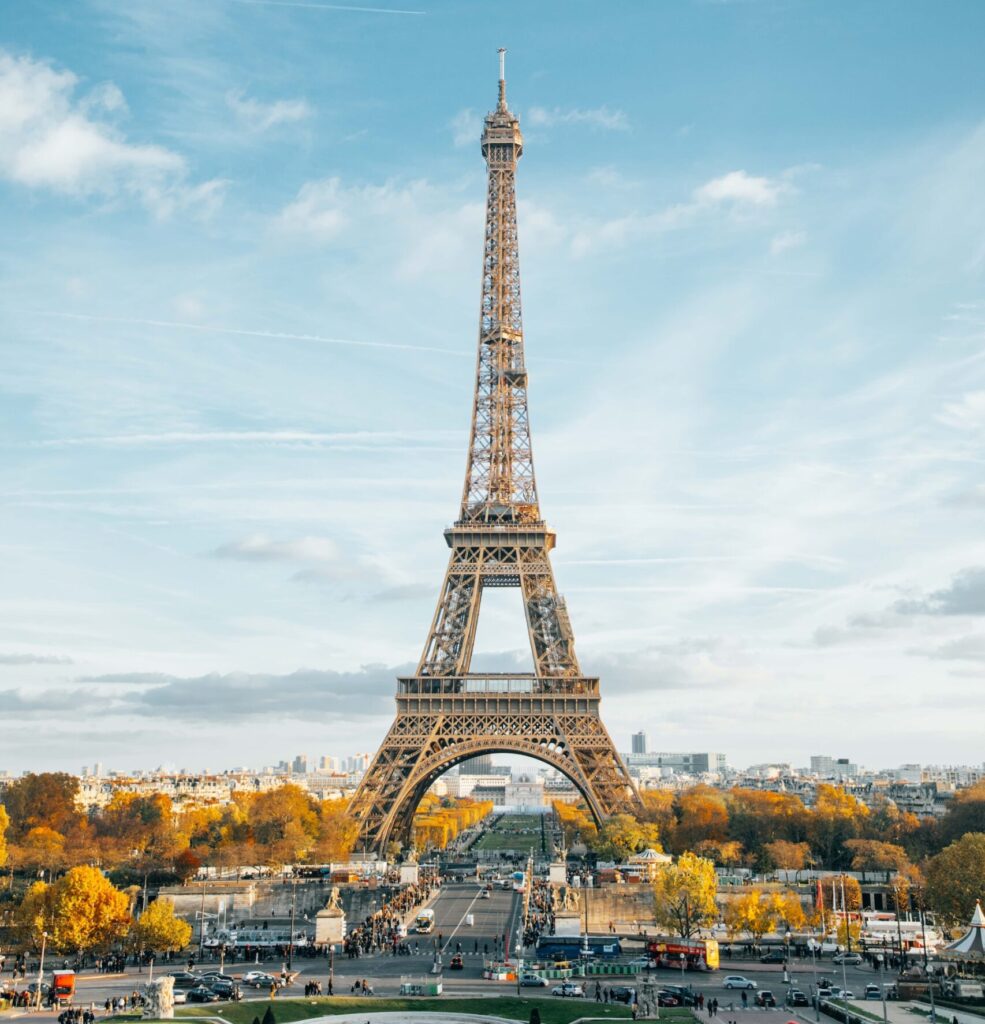 8 useful free apps for exploring France